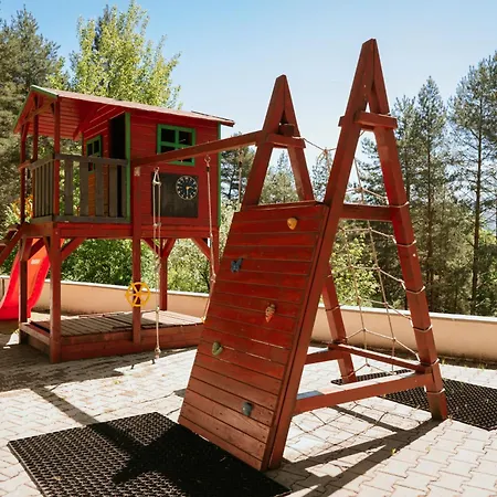 Rekreačné Zariadenie - Nad Zámkom Hotel 2*