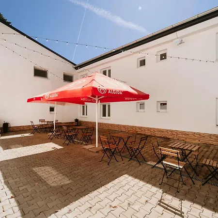 Hotel Rekreacne Stredisko - Nad Zamkom 2*