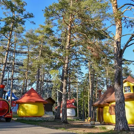 Rekreacne Stredisko - Nad Zamkom 2*