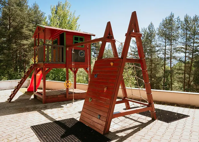Rekreačné Zariadenie - Nad Zámkom Hotel 2*